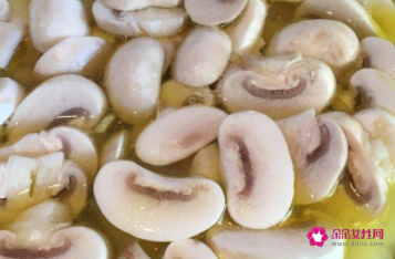 菌菇萝卜汤的做法