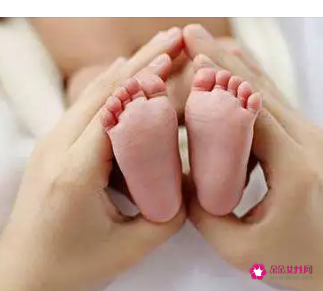 梦见自己生了娃儿背着