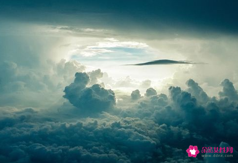 梦见地震云有什么征兆