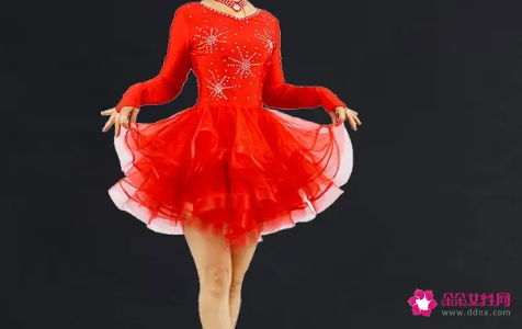 跳伦巴舞瘦小腿基本步伸脚跳