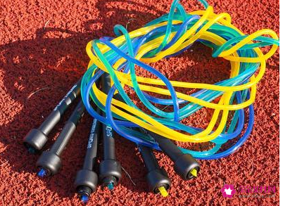 为什么跳绳小腹会痛