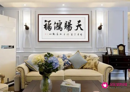 茶桌背景墙挂什么字画好