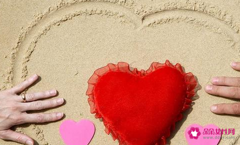 人应该怎样对待爱情和婚姻