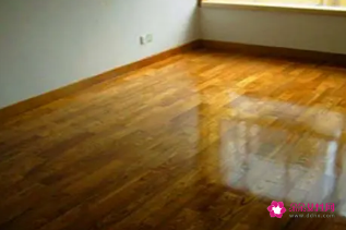 旧木地板简单的翻新
