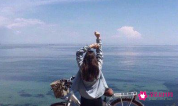 女生开始打扮自己说明什么