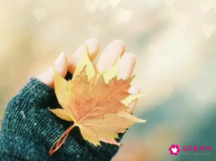 梦见不认识的人叫我的名字是什么意思