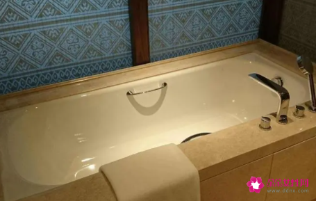 浴缸下水不畅怎么办