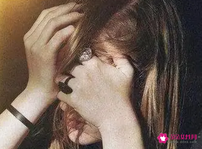 一个女人哭的那刻说明