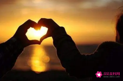 网恋给女孩表白的话