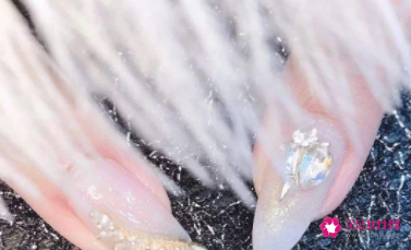 贴片和延长甲的区别