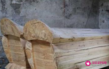 女人梦见丧事看见棺材