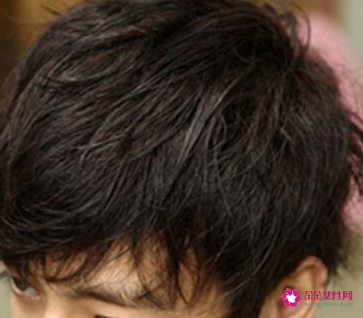 头发软怎么吹蓬松