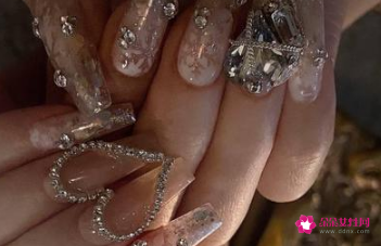 美女好看的手指甲