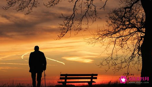 梦见变成老人有什么征兆