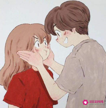 男人亲你耳朵表示什么