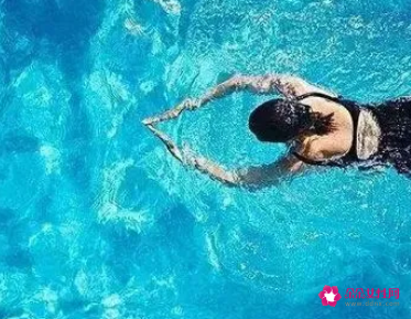 怎样才能学会游泳最简单的方法