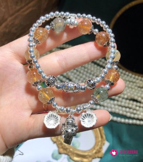 水晶手链的戴法