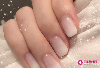 美女好看的手指甲