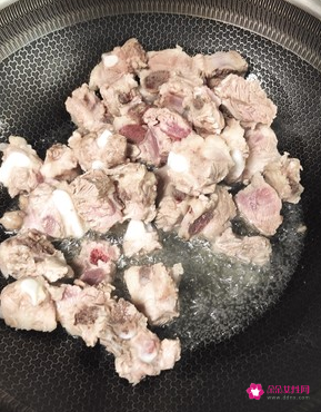 辣子排骨怎么做