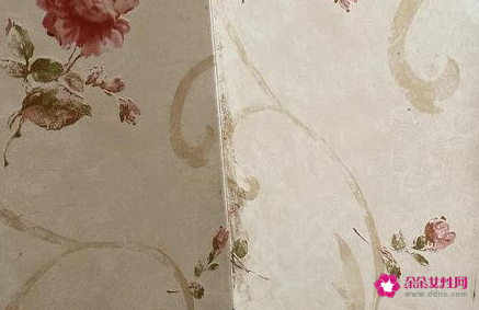 房子墙角潮湿发霉