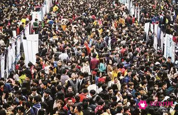 求职招聘会上印象分很重要