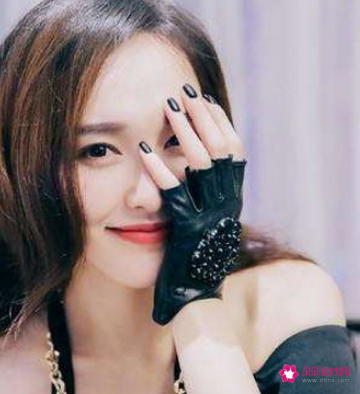 手漂亮的女人说明什么