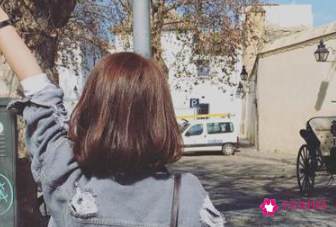 女人克制感情表现