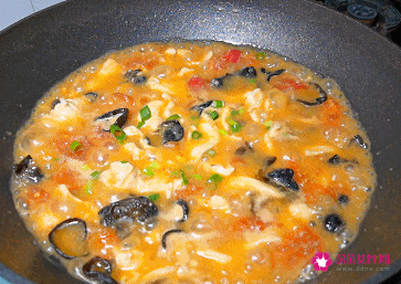 西红柿木耳汤的做法