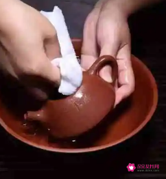 用小苏打去茶垢的方法