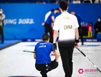 中国男子冰壶循环赛喜获两连胜