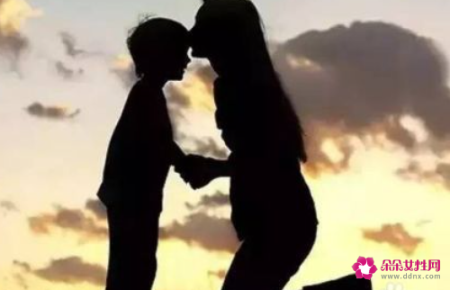 母亲应该怎样教育男孩子