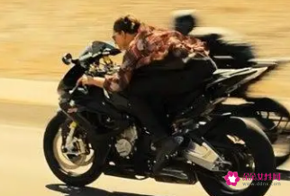 梦见狂飙摩托车