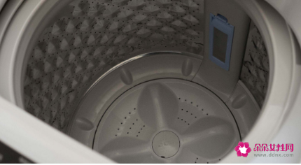 如何清理洗衣机内部污垢