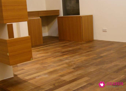 地板怎样铺好看