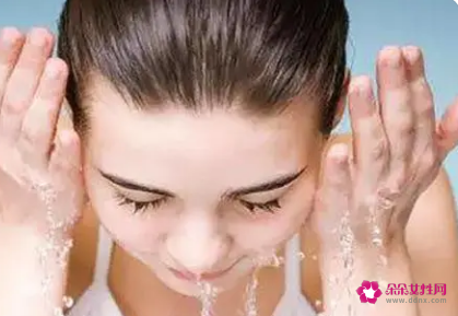 好习惯让肌肤恢复水嫩告别暗黄