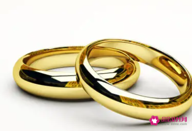 情侣之间的定情信物