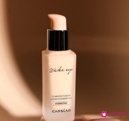 冷肤色用什么粉底液