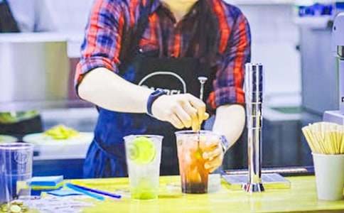 优秀员工工作业绩与自我评价