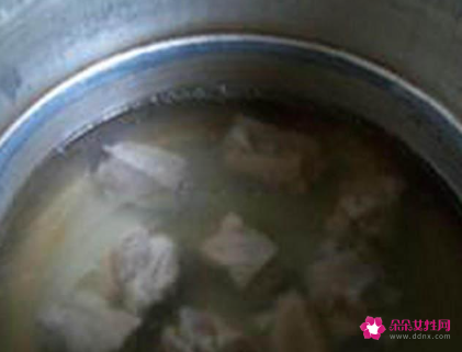 黑木耳汤高压锅烧多久