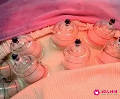 肚子拔罐减肥的位置