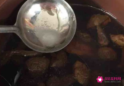 松茸煲汤最佳做法窍门