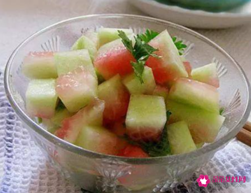 教你DIY自制晒后修复面膜