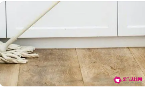 木地板怎么保持干净