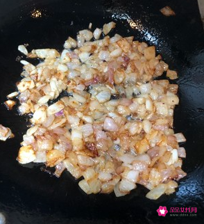 鸡肉卤肉饭的做法及配料