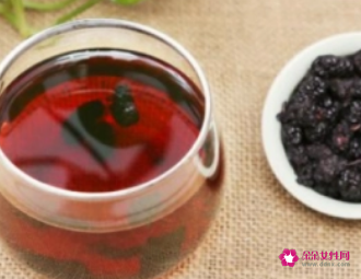 女人喝桑葚泡水喝好吗