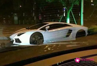 梦见别人的豪车是什么意思