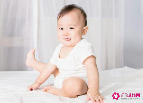 婴儿乱投东西是种不良行为吗