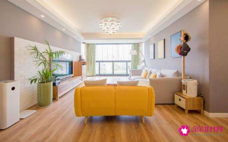 地板偏黄怎么搭配沙发