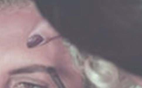 女人梦到买化妆品