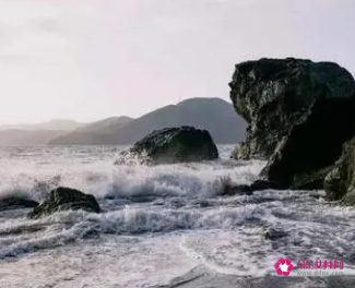 梦见被别人用水冲有什么征兆